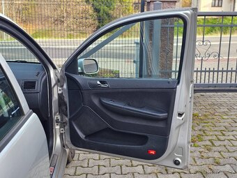 Škoda Fabia I 1.2 HTP | 2004 | 40 kW | 220 250 km - 14