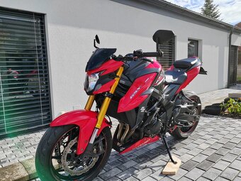 Suzuki gsxs 750 - 14