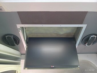 Prodam obytny vw crafter eastwander 4 osoby - 14
