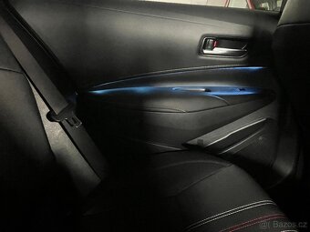 ► TOYOTA COROLLA 1.8 HYBRID GR SPORT E-CVT LED-KAMERA-TAŽNÉ - 14