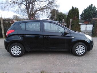 HYUNDI i20  1,2-16V benzin 57 KW, rv 2012  KLIMA - 14