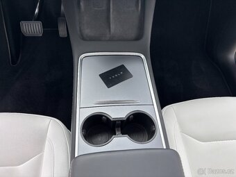 Tesla Model Y - 14
