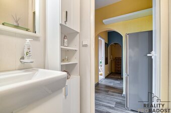 Prodej družstevního bytu 2+kk s krásným výhledem v Ostravě- - 14