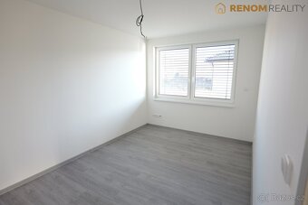 Prodej rodinného domu o dispozici 4+kk se zahradou v obci Ko - 14