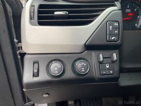 Prodám GMC YUKON XL 5,3 V8 7 míst - 14