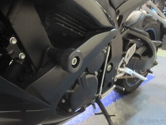 Suzuki GSX-R 750 - 14