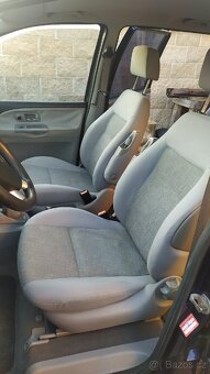 Ford Galaxy 2.3i 107kW, 7 míst - 14