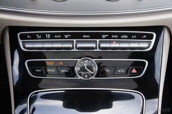 Mercedes-Benz E 220 d 4MATIC - 14