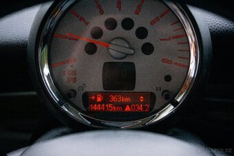Mini Cooper R56 2010 1.6i 90KW, 6st, KLIMA, PANORAMA - 14