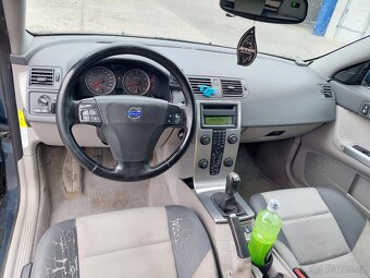Prodám Volvo V50 2.4i 125kw - 14