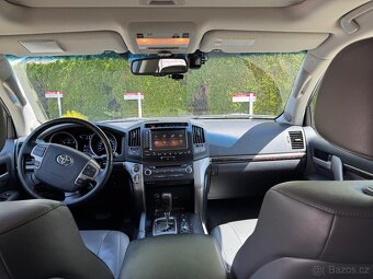 TOYOTA LAND CRUISER 4,5 D L200 TOP STAV - 14