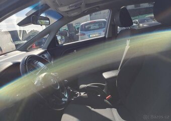 Kia Carens 1.6 GDI Klima, Panorama benzín manuál 99 kw - 14