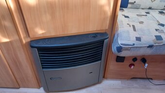 Prodám karavan Adria 2004, 5 osob - 14