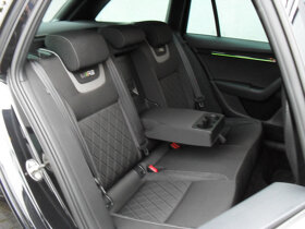 Škoda Octavia 2,0TDI RS 4x4 DSG LED Panorama -DPH- 478888Kč - 14