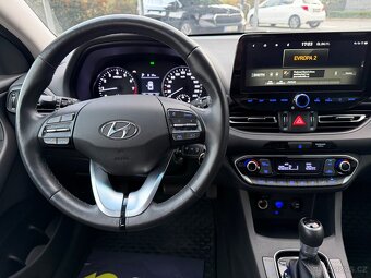 Hyundai i30 fastback 1.5 t-gdi 118 kw / 2022 - 14