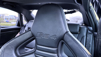 Vůz na náhradní díly Audi RS4 B7 8E sedan 2007 BNS JMH LZ5F - 14