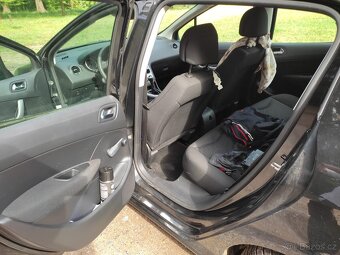 Peugeot 308 1,4 70 kw  2008 najeto 150 000 - 14