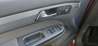 VW Touran 2.0TDI DSG - Highline - NAVI - webasto LED světla - 14
