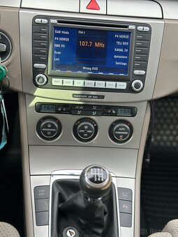 Volkswagen Passat B6, 2.0 TDI 125 kw základ - 14