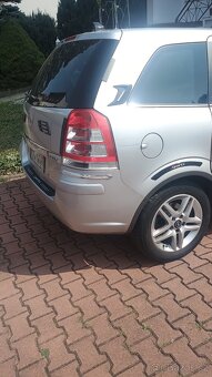 Opel Zafira B 1.7 diesel rok 2011 7místni - 14