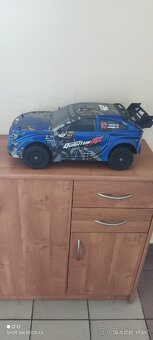 RC truggy 4x4 velikost 1:8 + nová baterie 14,8v 5400mAh.. - 14