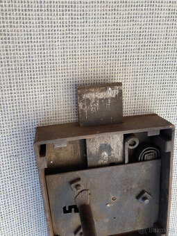 Zámek dveřní starožitný s klíčem - 14