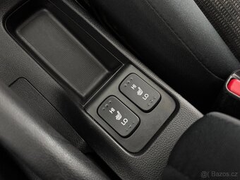 Honda Jazz 1.3i-VTEC Tempomat Vyhř.Sed - 14