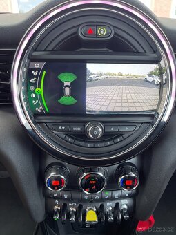 Mini Cooper SE, 135Kw, 37kWH, HUD, DPH, pěkný vůz - 14