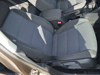 Volkswagen Golf 6 combi 2,0 103 kw 1.majitel z DE - 14