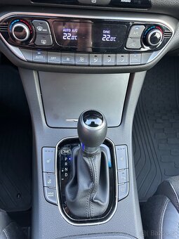 Hyundai i30, 1.6 CRDI 100kw, automat, DPH, 1.majitel, ZÁRUKA - 14