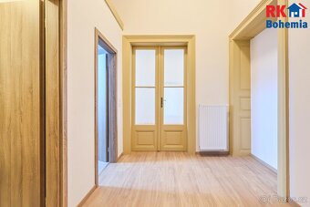 Pronájem nově zrekonstruovaného bytu 2+kk o výměře 61 m2 v Č - 14