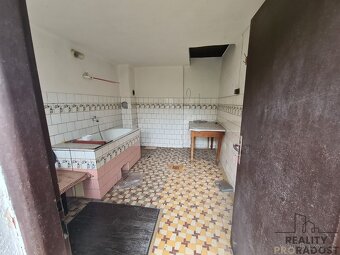 Prodej rodinného domu 4+1 se zahradou v Louce - 14