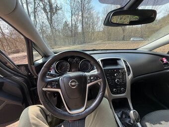 Opel Astra 1.4 Turbo, ve výborném stavu - 14