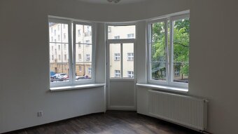 Pronájem bytu 3 + 1, 103 m2, 1. patro, v centru Pardubic - 14