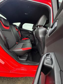Ford Focus ST - 14