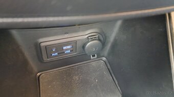 Hyundai ix20, 1.4i / najeto 25 000 KM 1.MAJITEL - 14