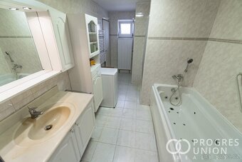 Nabízíme k prodeji luxusní dům ve Studénce - 14