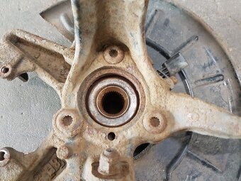 Pravá přední těhlice 1K0407256T Škoda Yeti a jiné vozy - 14