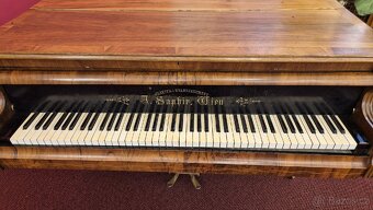 Prodám klavír nehraje a slouzi jako dekorace - 14