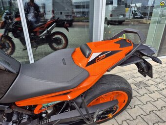 KTM 890 Duke GP - 14