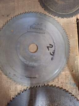 Stará stolní kotoučová pila. - 14