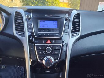 Hyundai i30 Cupe.1.4,16V,73kw.R.V.9/2014.STK Nová.Km 124 300 - 14