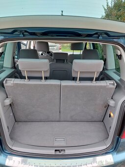 Touran Sedmimístný +Tažné zařízení - 14