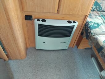 Obytny prives karavan knaus s palandama - 14