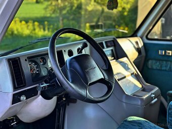1995 Chevrolet G30 5.7 V8 | Obytný vůz | 59 804 mil - 14