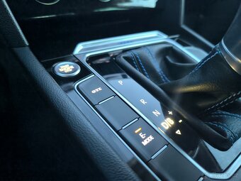 Volkswagen Passat 1.4 GTE Hybrid - 14