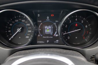 Jaguar XE 2.0 I4P R-Sport AT - 14