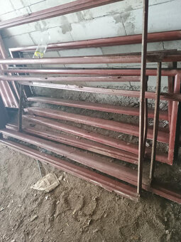 Dveře interiérové P+L různé velikosti i barvy, zárubně - 14