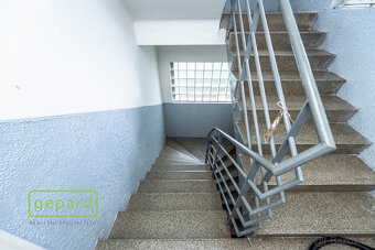 Spoluvlastnický podíl 1/2, rodinný dům Káranská, Praha 10 -  - 14