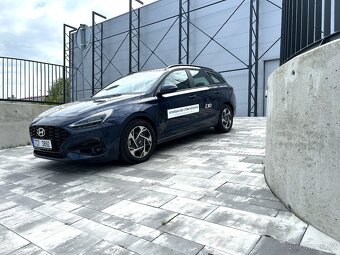 Hyundai i30 kombi 1.5 103kW DCT SMART 2025 - 14